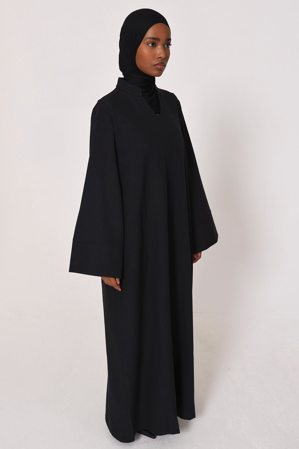 Black V Neck Abaya