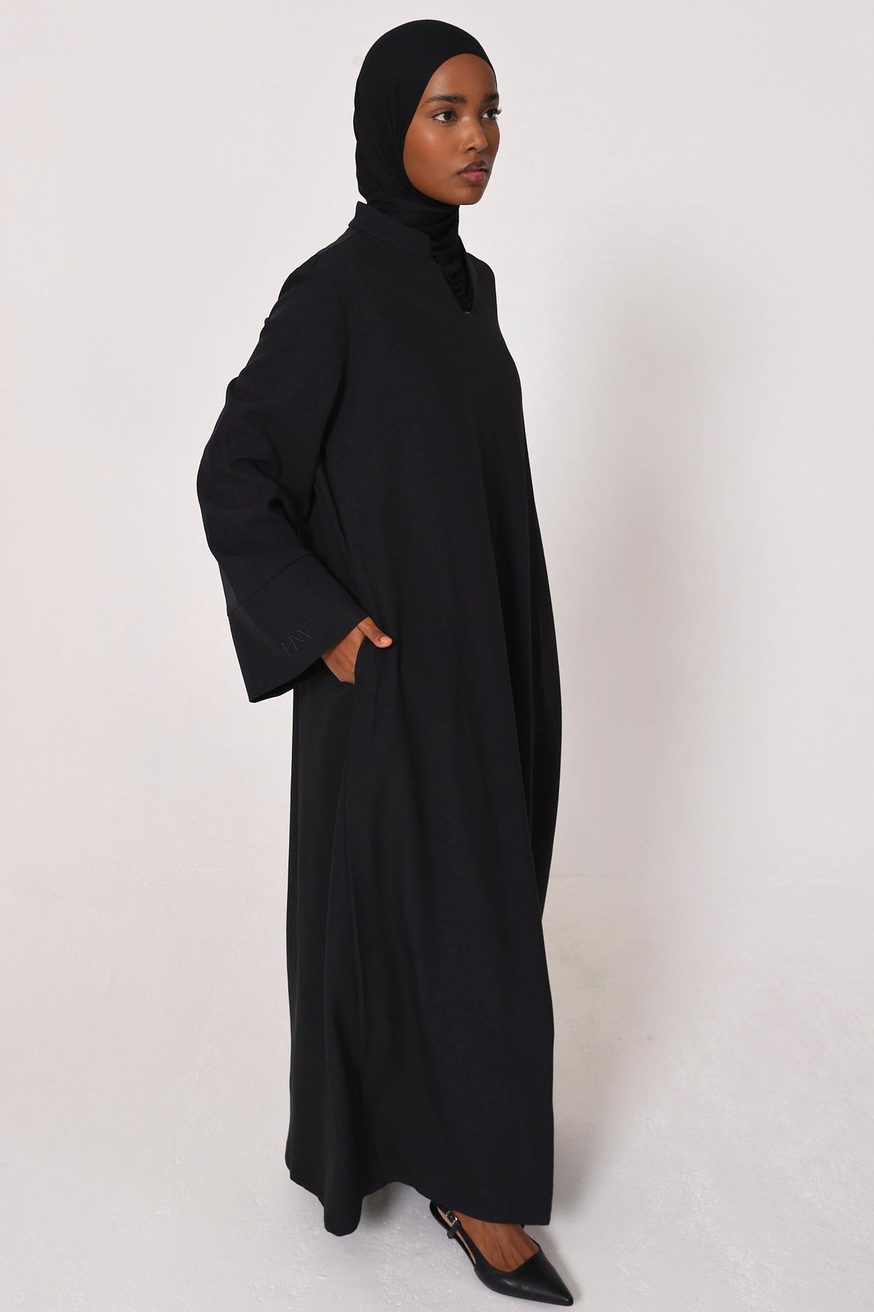 Black V Neck Abaya