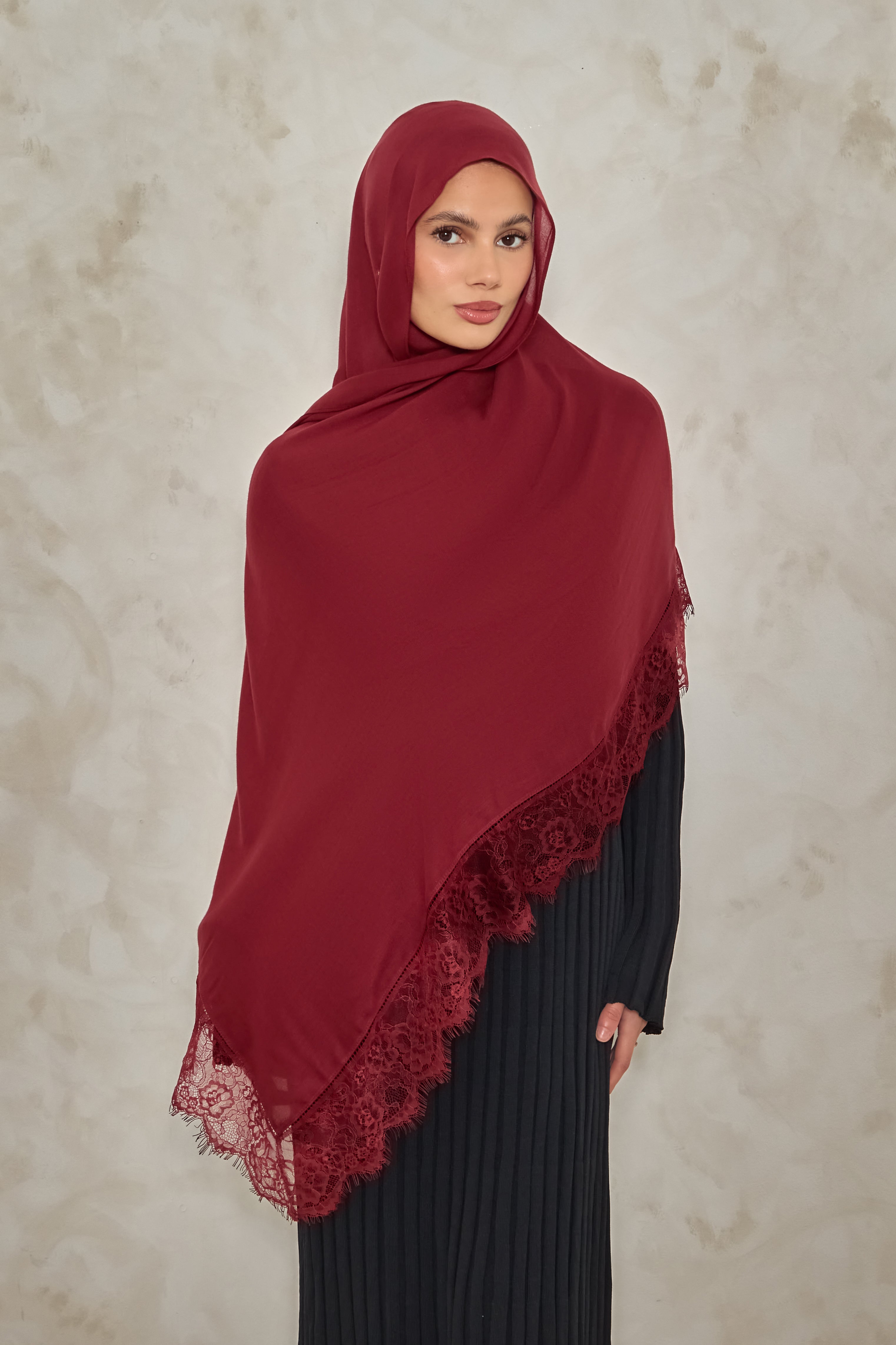Ruby Lace Modal Hijab