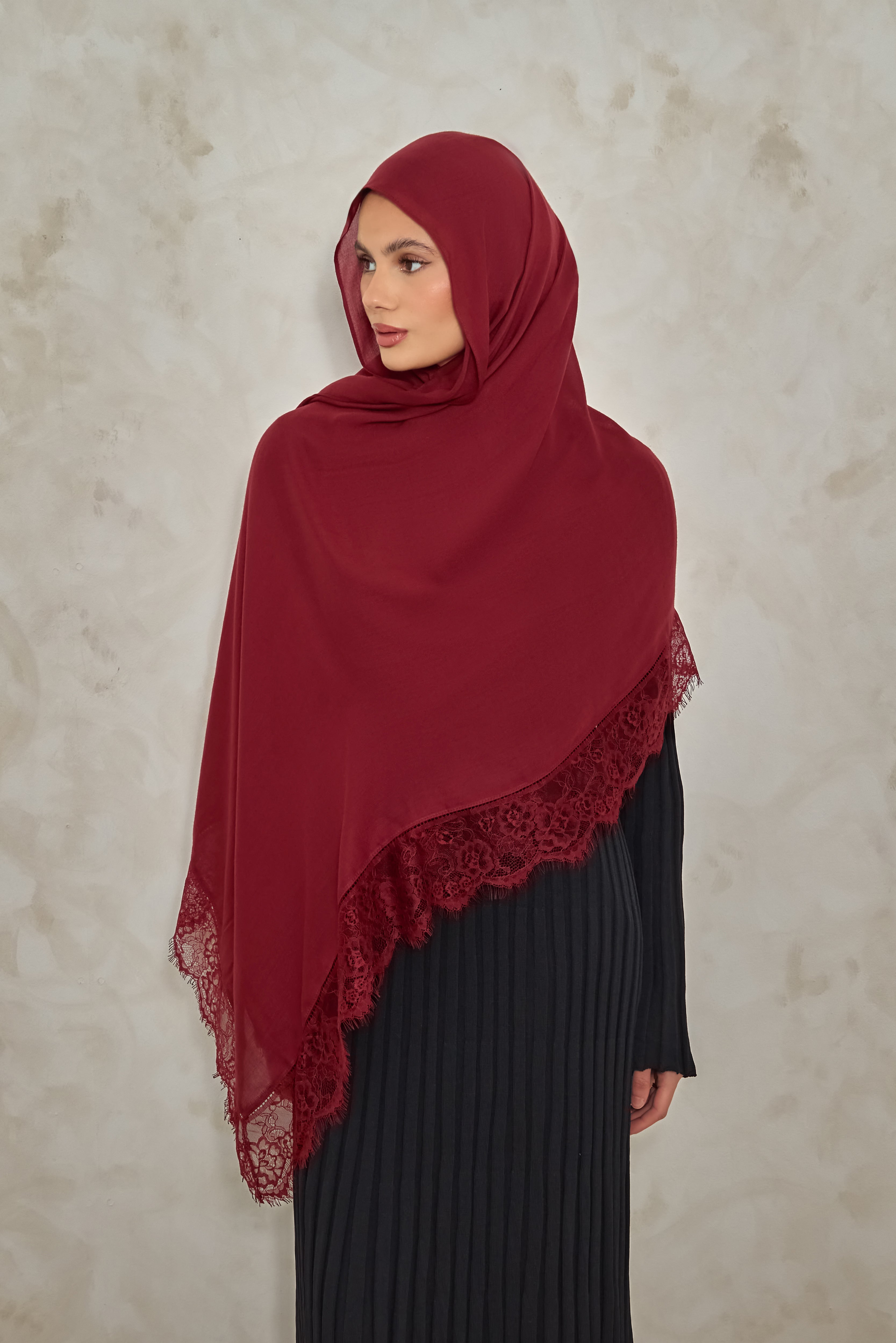 Ruby Lace Modal Hijab