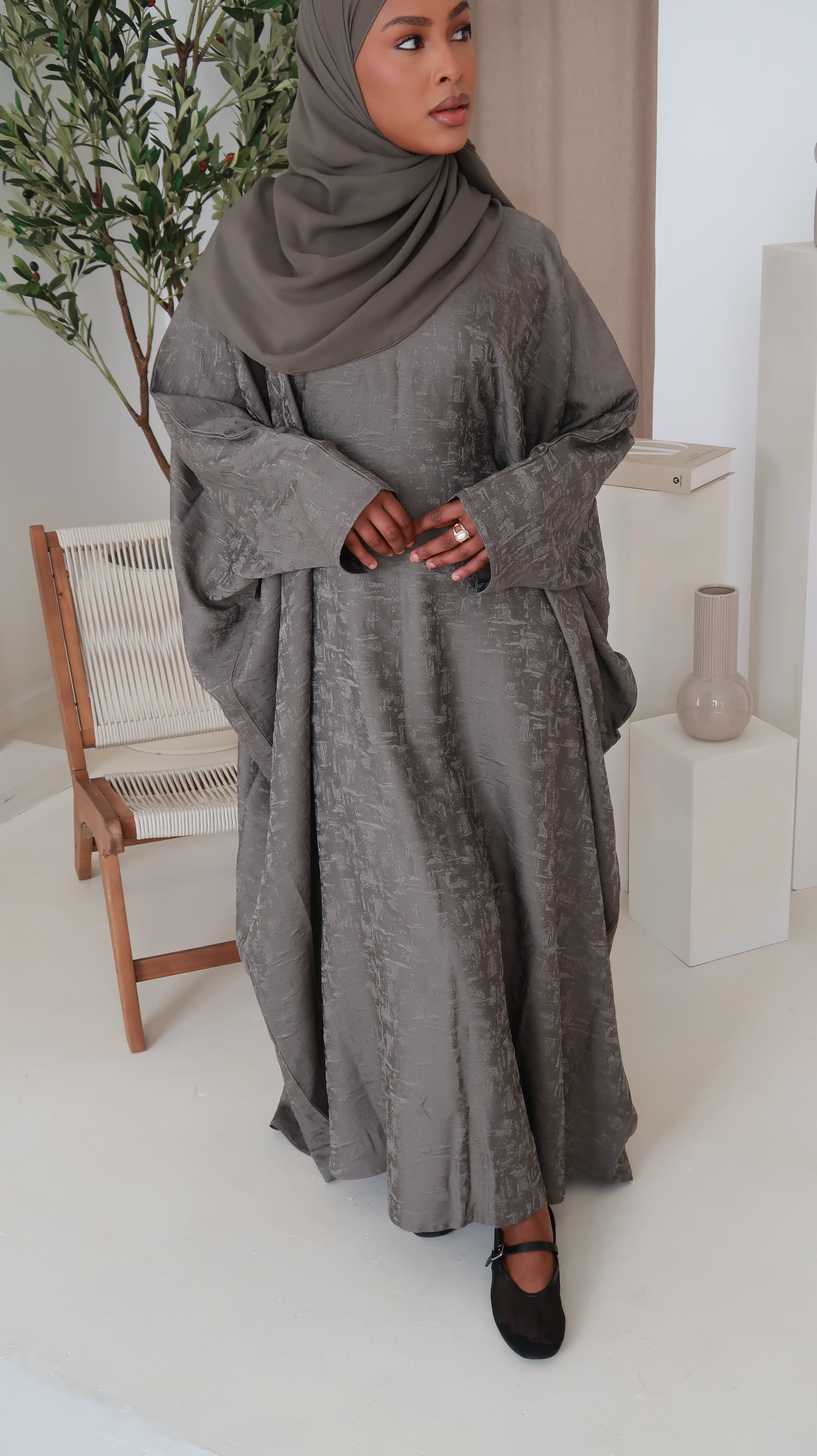 Moss Jacquard Luxé Butterfly Abaya