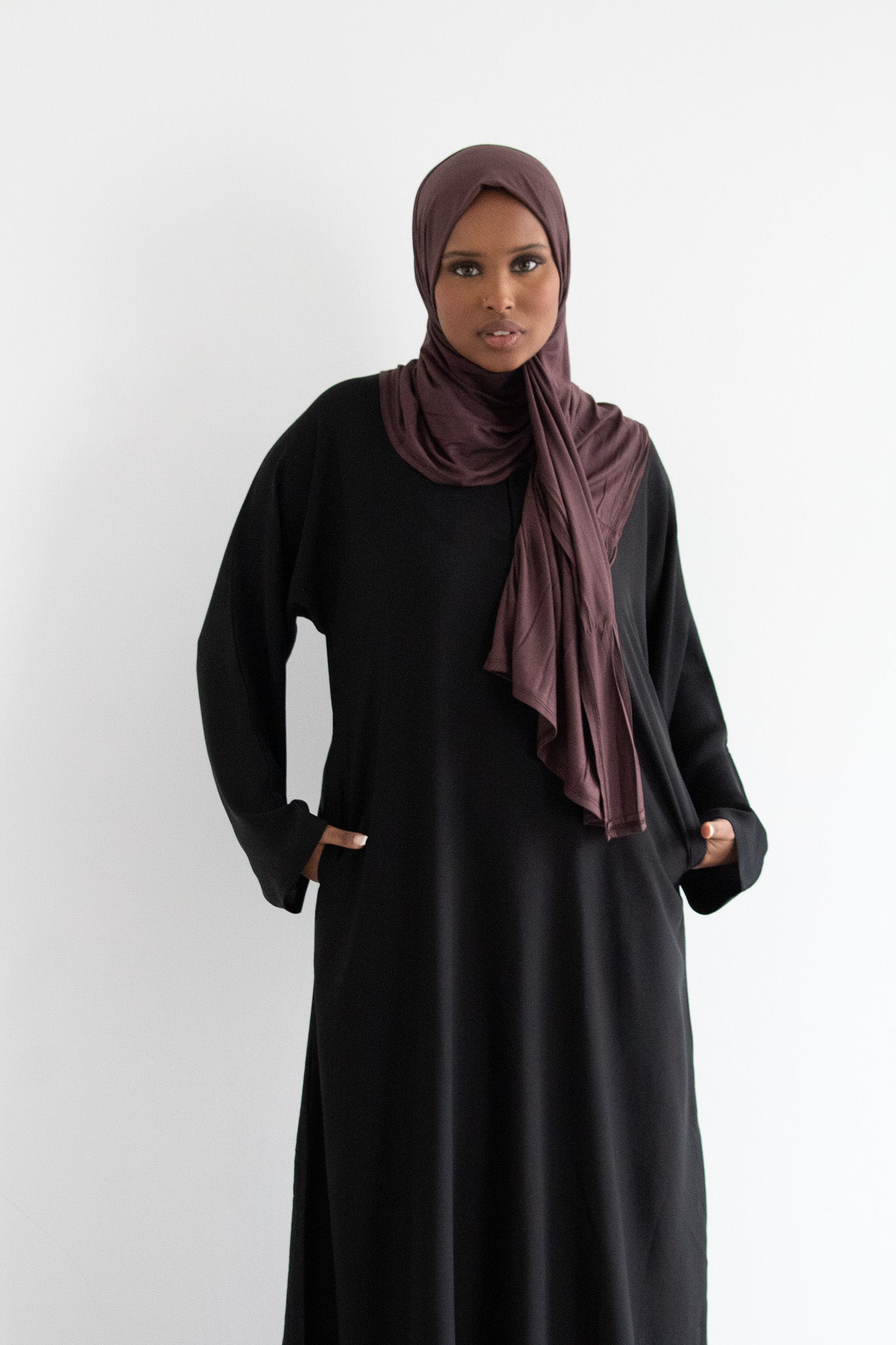 Classic Black Closed Abaya - HAWAA Clothing UK