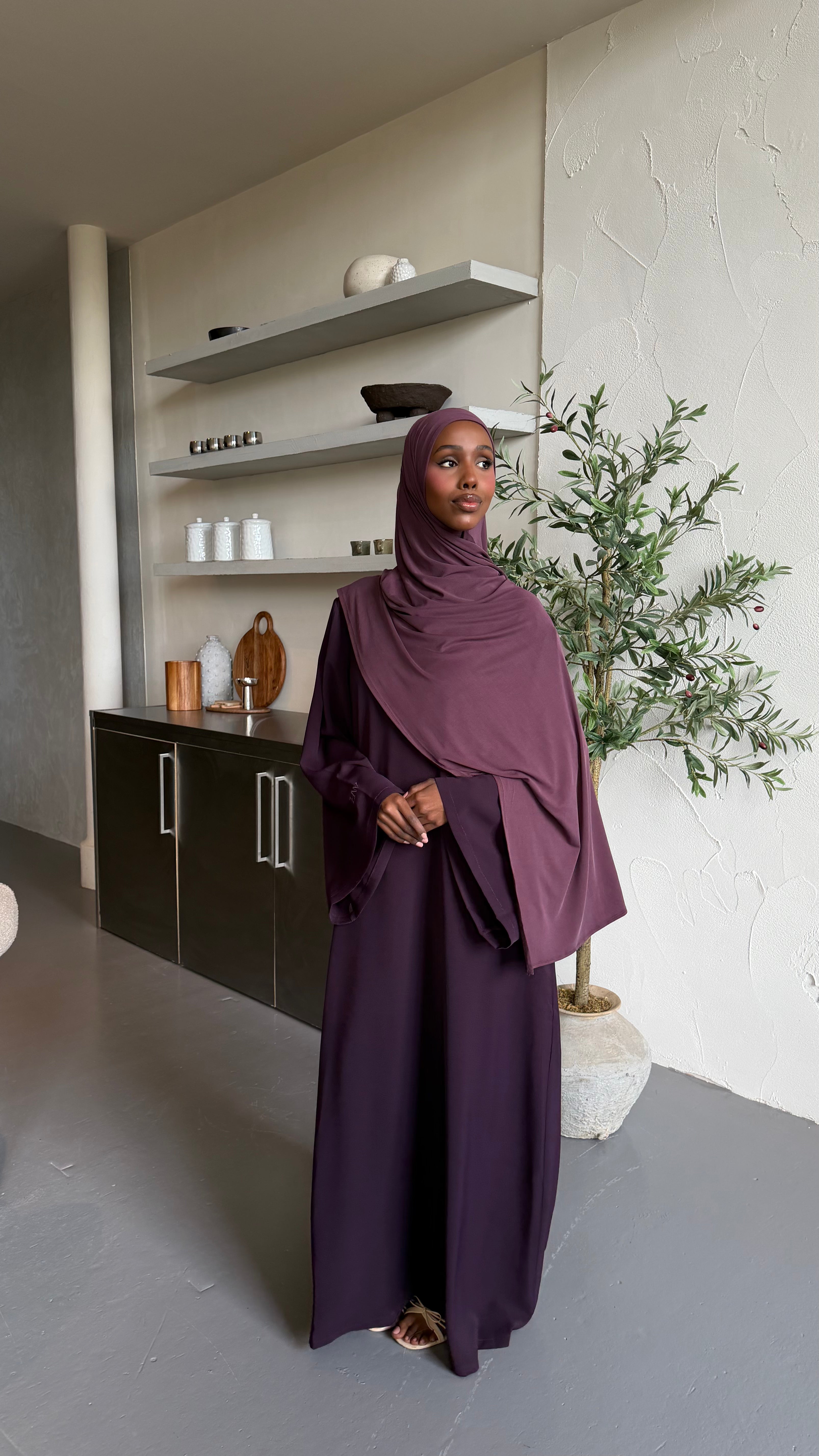 Dusky Plum Spanish Sleeve Abaya