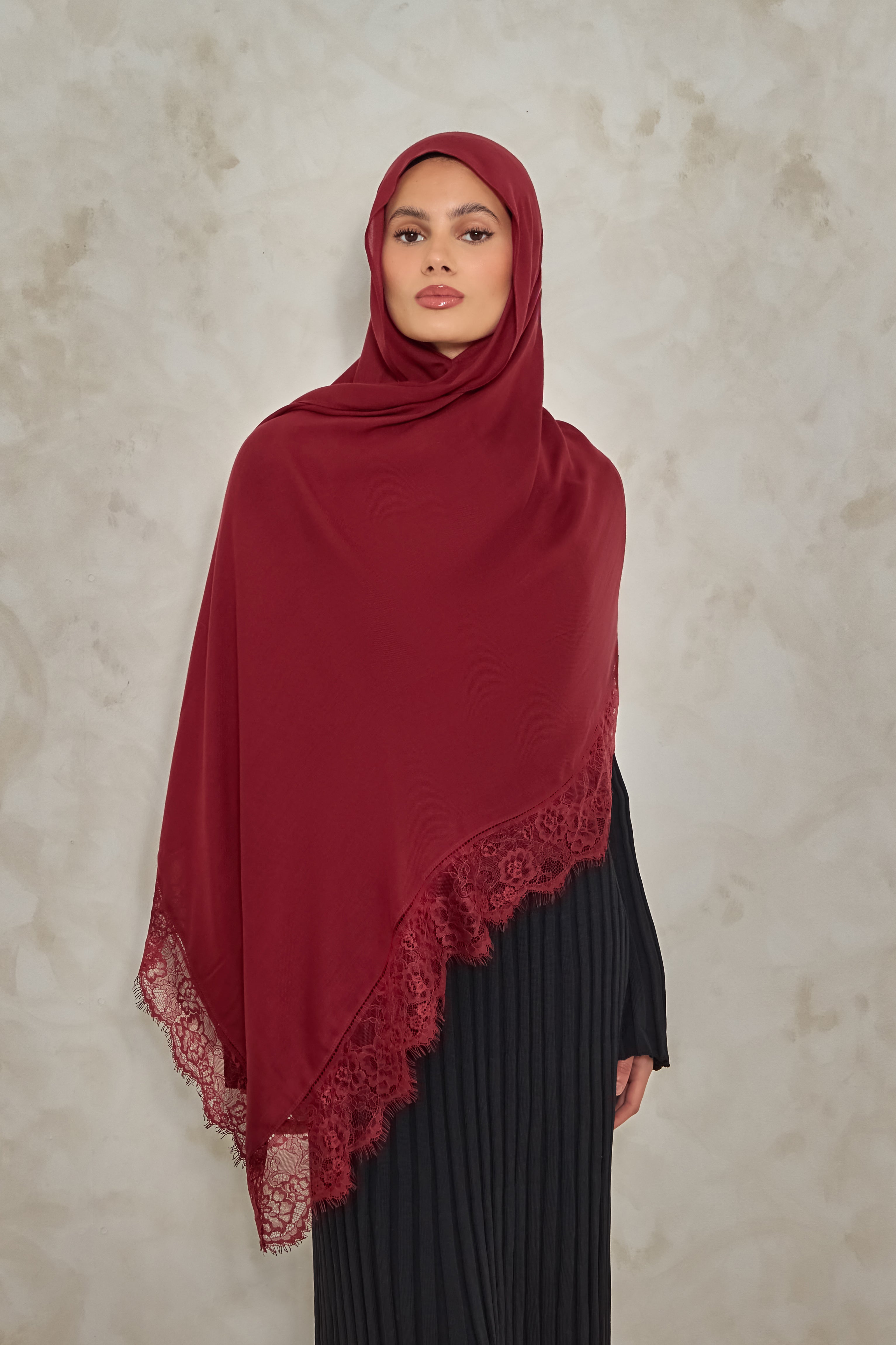 Ruby Lace Modal Hijab