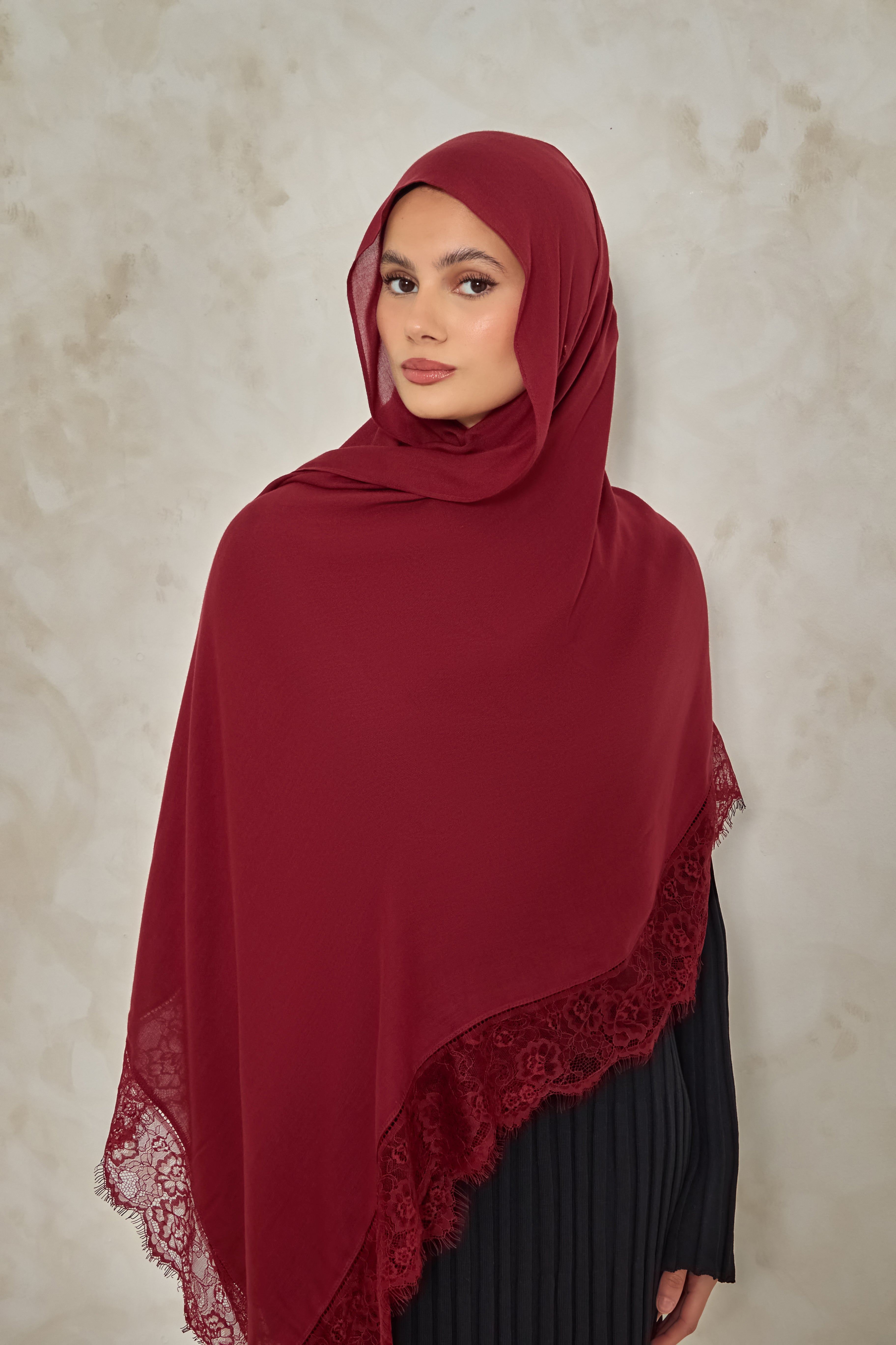 Ruby Lace Modal Hijab