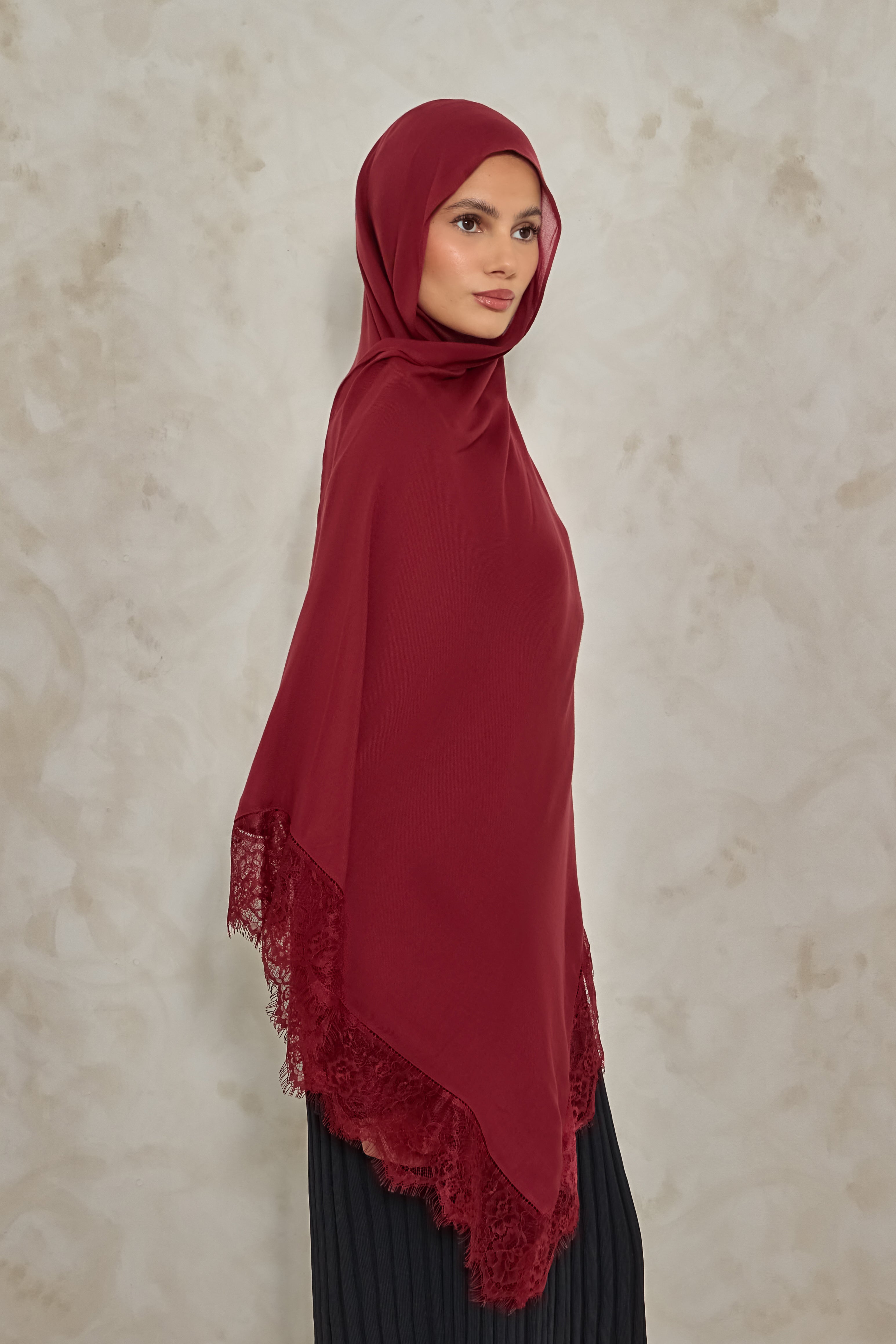 Ruby Lace Modal Hijab