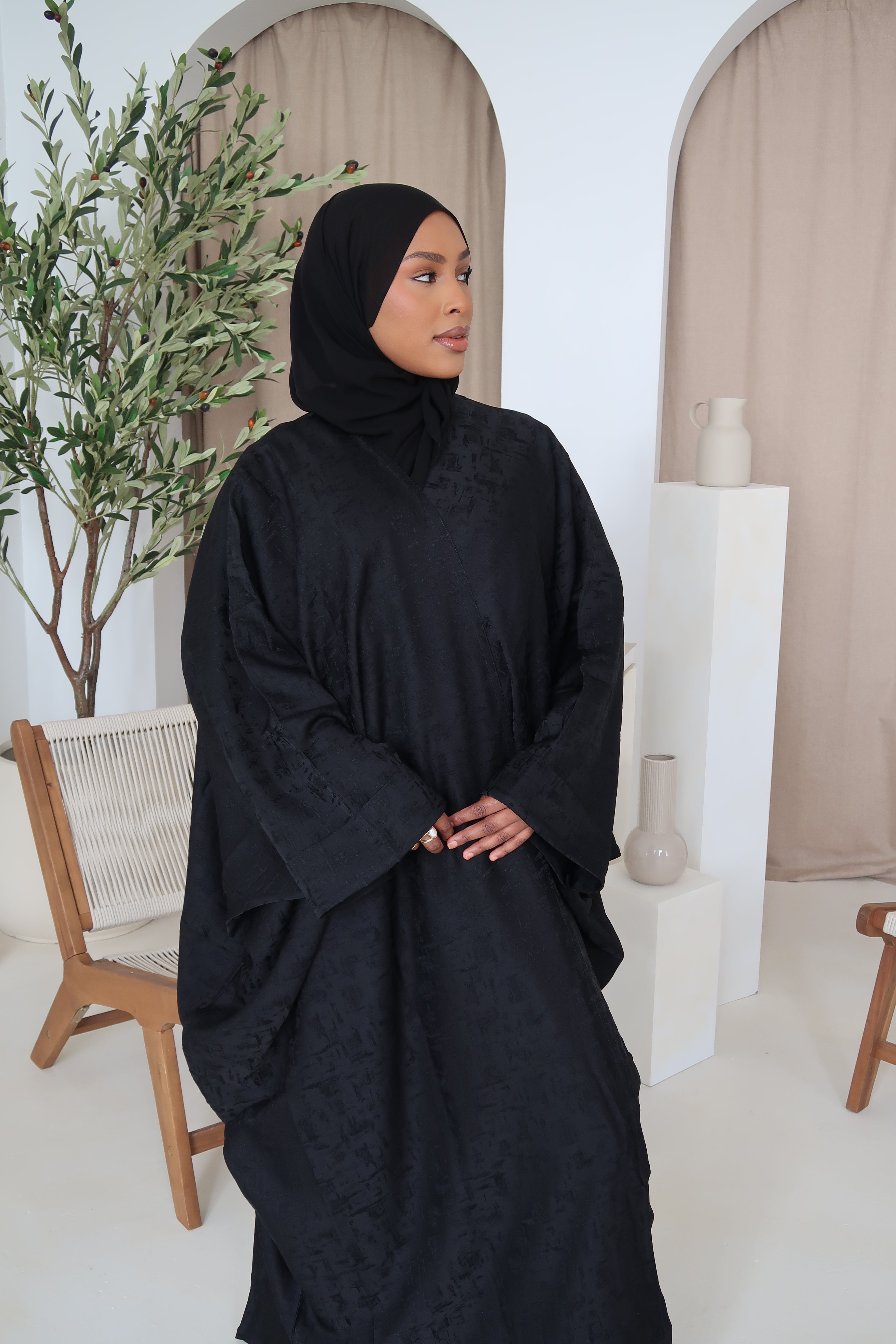 Black Jacquard Luxé Wrap Abaya