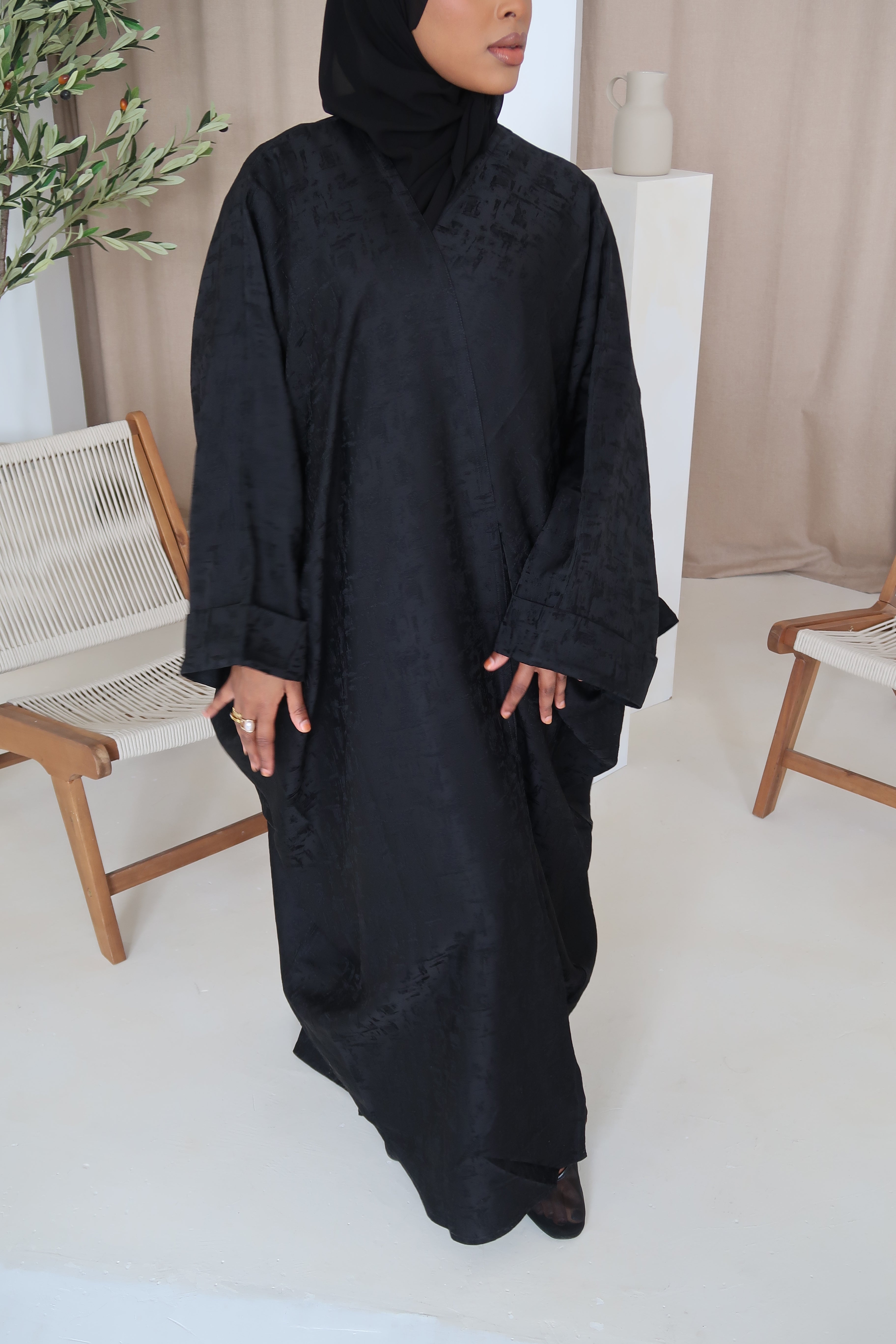 Black Jacquard Luxé Wrap Abaya